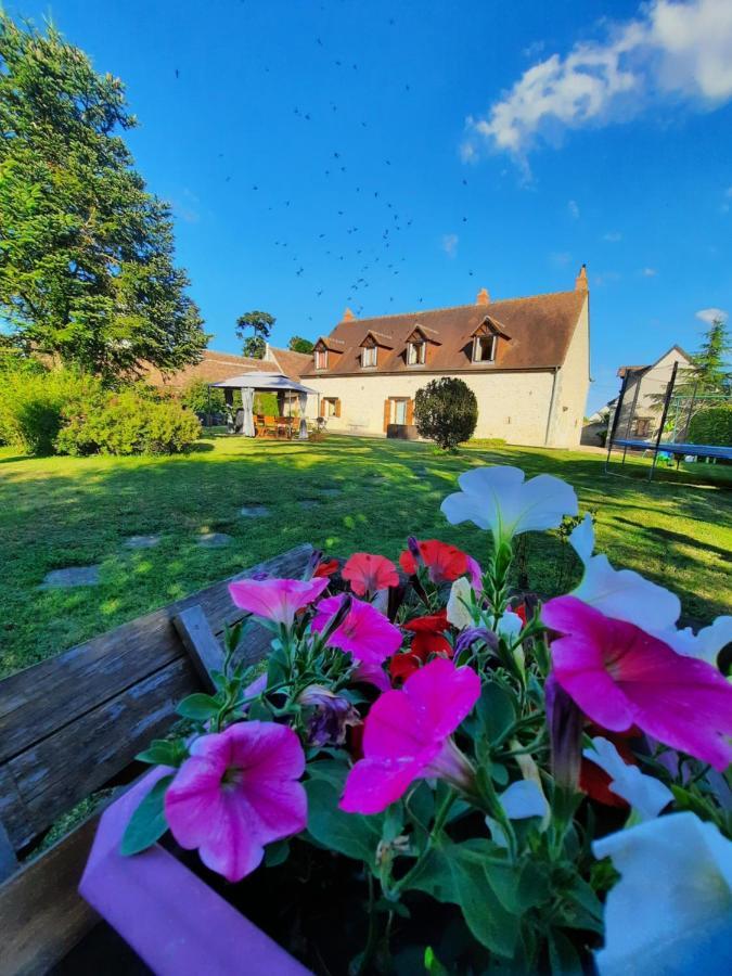 ホテル La Maison Genevier - Chambre La Family Montreuil-en-Touraine エクステリア 写真